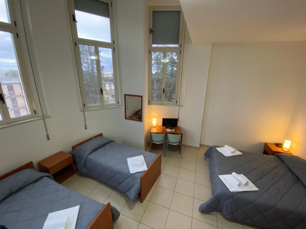 Casa Per Ferie Sant'Anna Hotel มาเตรา ภายนอก รูปภาพ